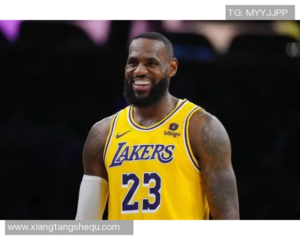 詹姆斯在NBA的辉煌历程与传奇时刻回顾